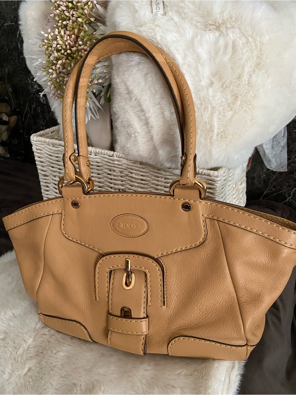 Vintage TOD’S Carey Media Satchel / Tote in Tan ⚜️
